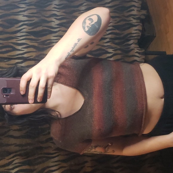 Hand Knit V-Neck Shirt - Picture 6 of 10